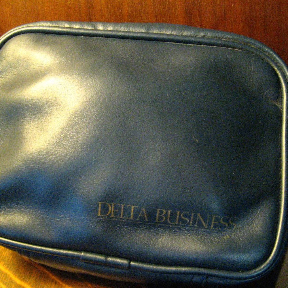Delta Air Lines Vintage Toiletry Bag